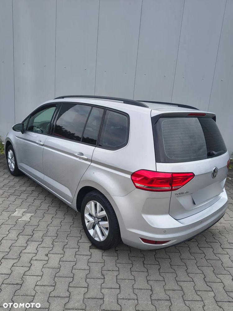 Volkswagen Touran - 9