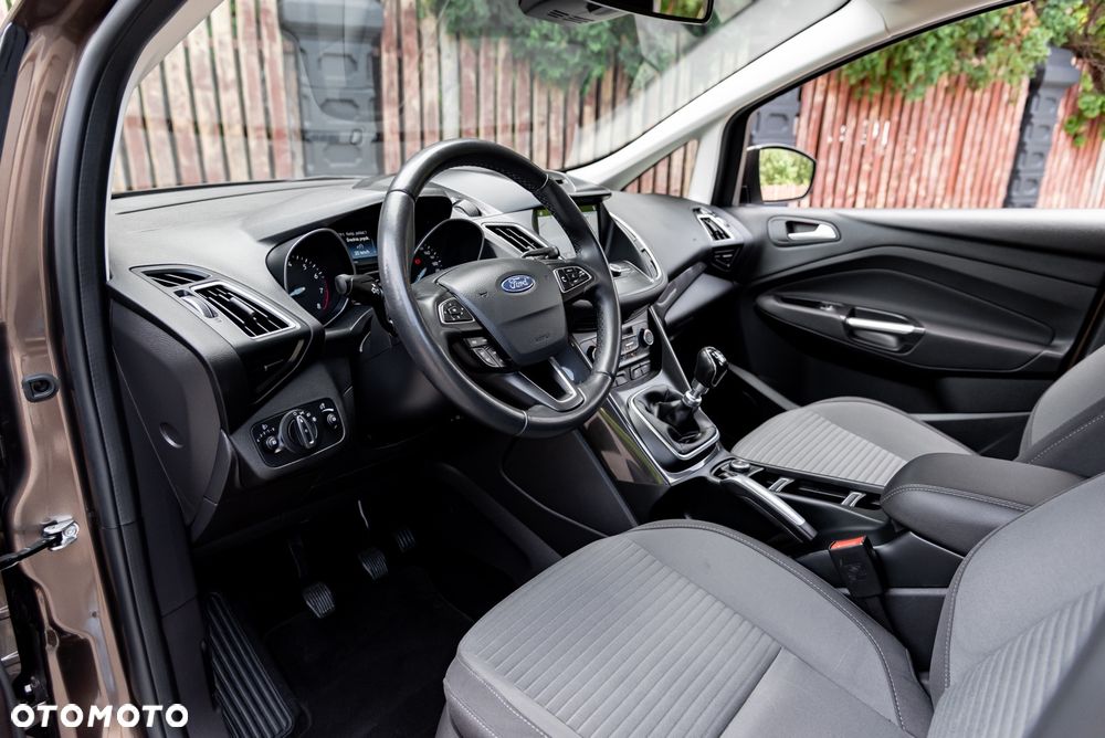 Ford Grand C-MAX - 17