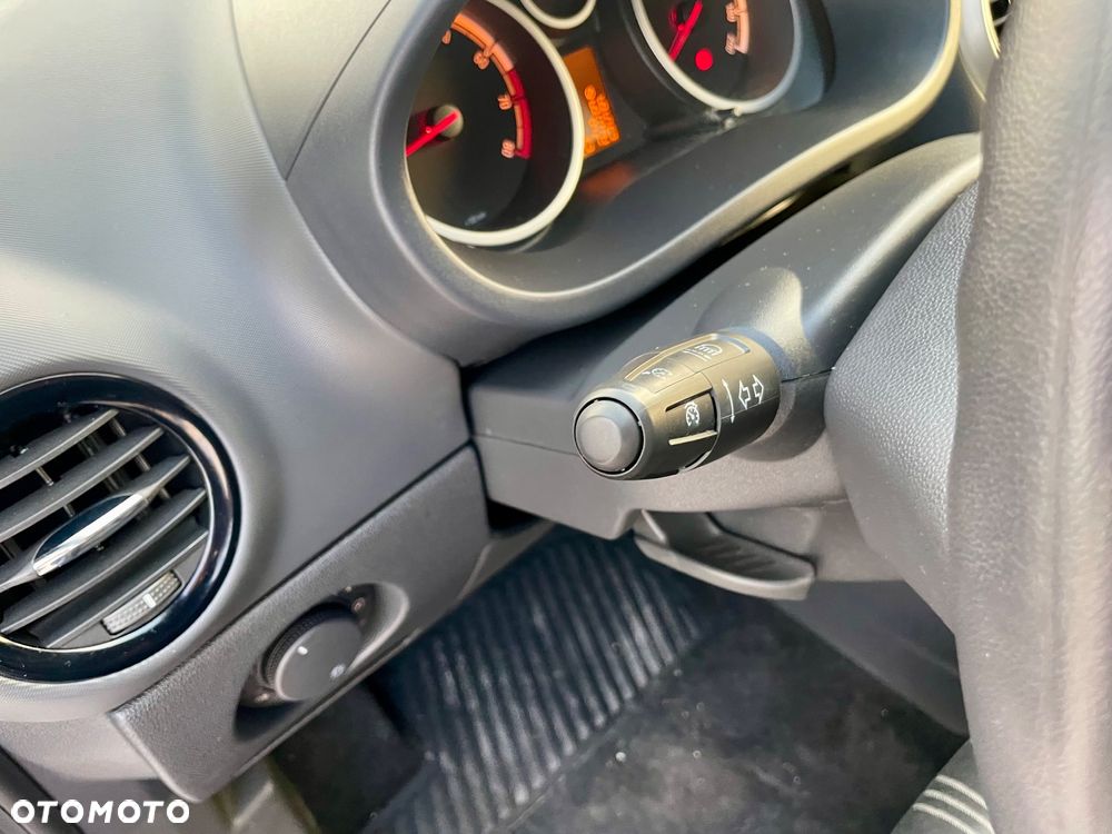 Opel Corsa 1.4 16V Enjoy - 24