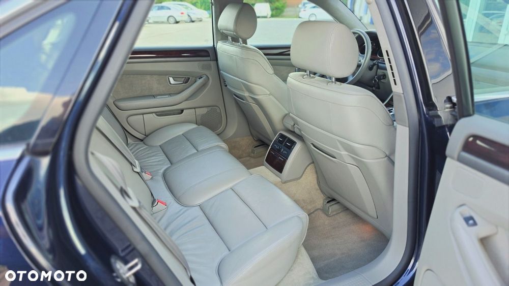 Audi A8 3.7 Quattro - 8