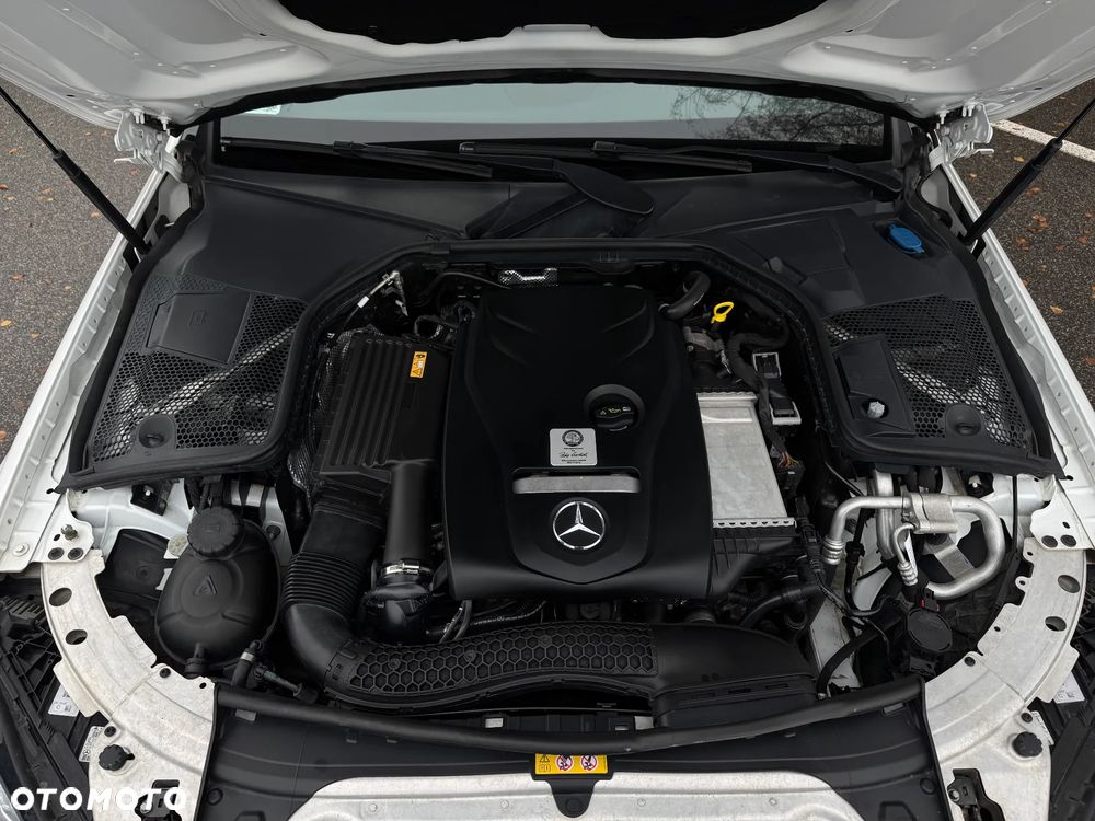 Mercedes-Benz Klasa C 200 4-Matic 9G-TRONIC - 11