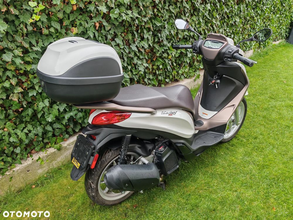 Piaggio Medley - 4