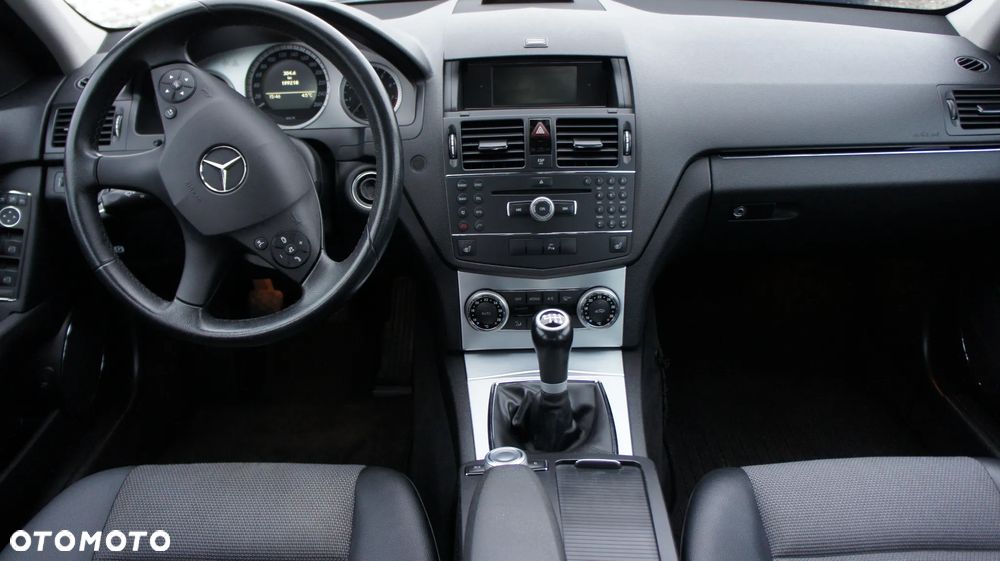 Mercedes-Benz Klasa C 180 Kompressor BlueEFFICIENCY - 28