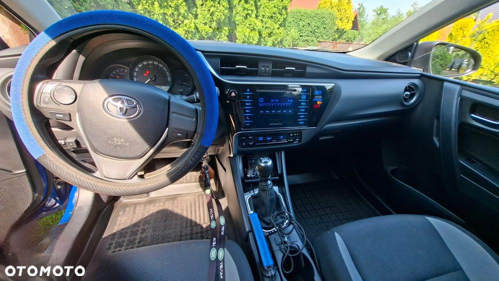 Toyota Auris 1.33 VVT-i - 10