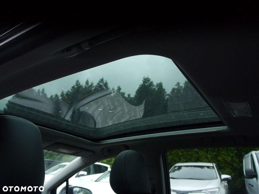 Toyota Avensis 2.0 D-4D Premium - 19