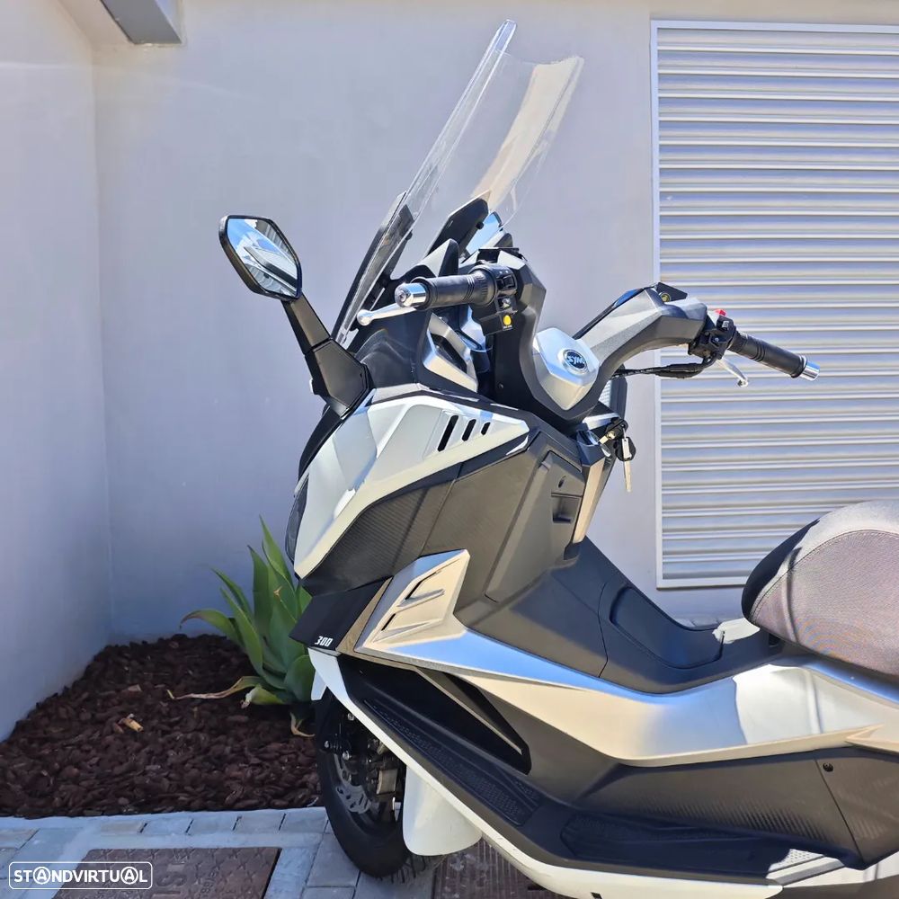 Sym Cruisym 300 - 15