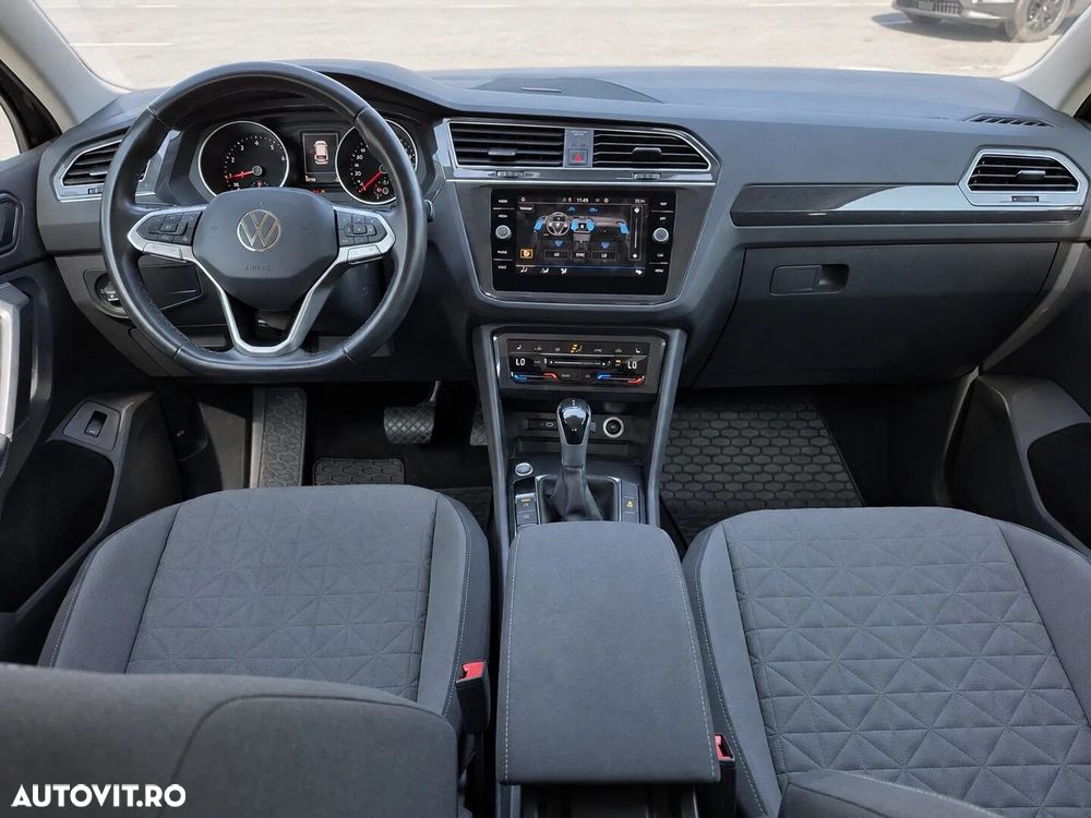 Volkswagen Tiguan - 10