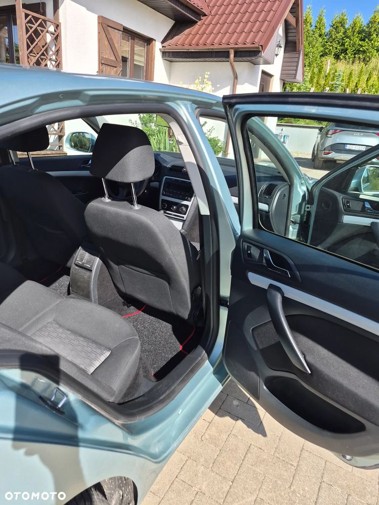 Skoda Octavia 1.6 TDI DPF Ambition - 8
