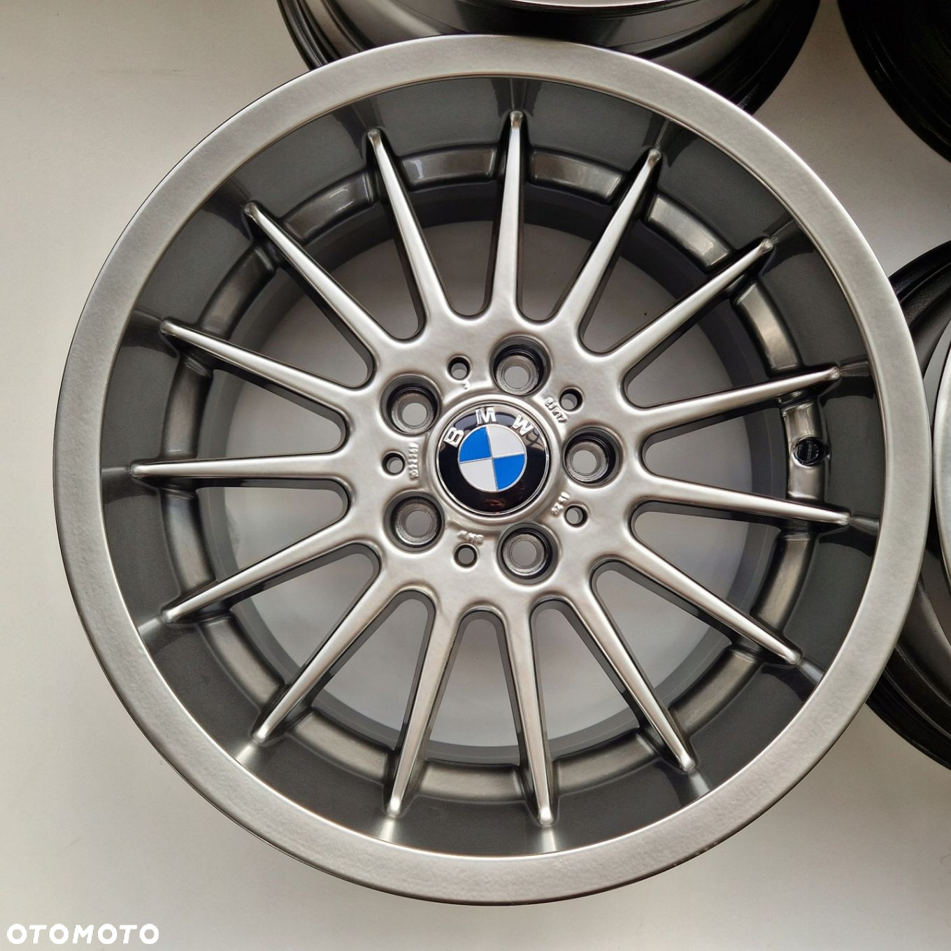 BMW 5 E39 STYLING 32 5x120 17 IS0 IS26 - 4