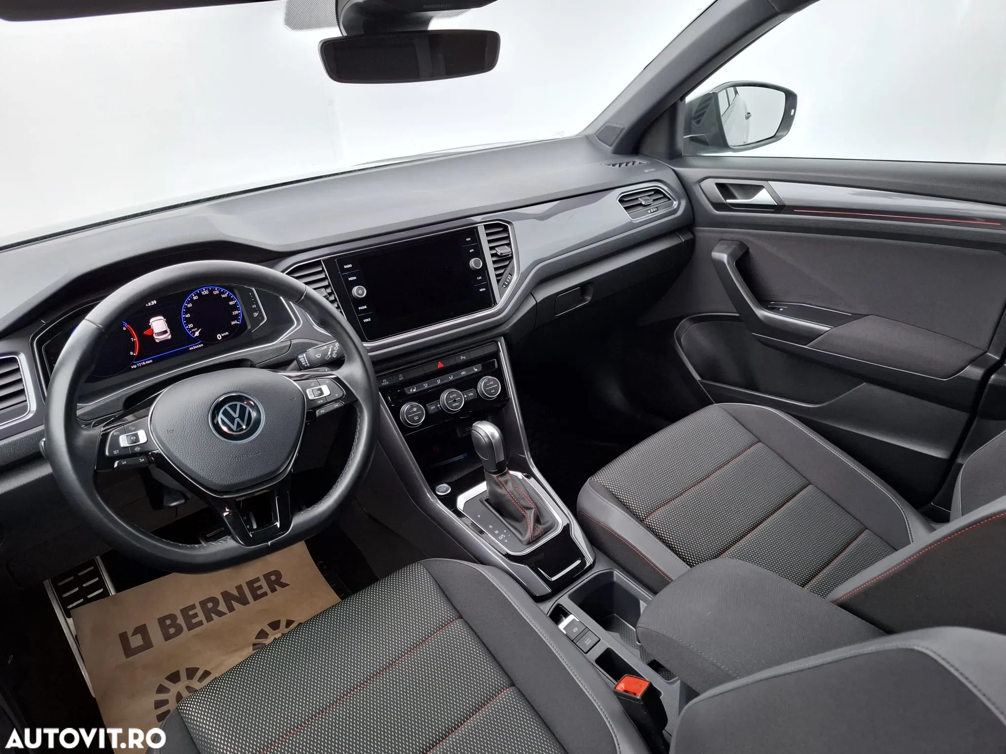 Volkswagen T-ROC 1.5 TSI DSG Sport - 12