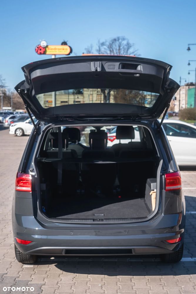 Volkswagen Touran 1.5 TSI EVO Comfortline - 10