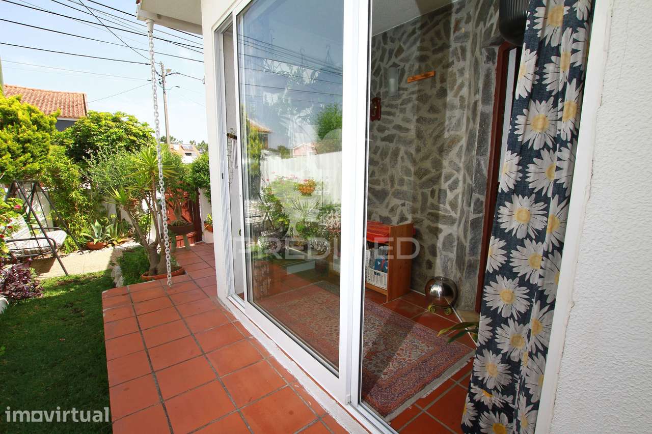 MORADIA ISOLADA COM MUITO CHARME EM LUGAR TRANQUILO - Grande imagem: 3/40