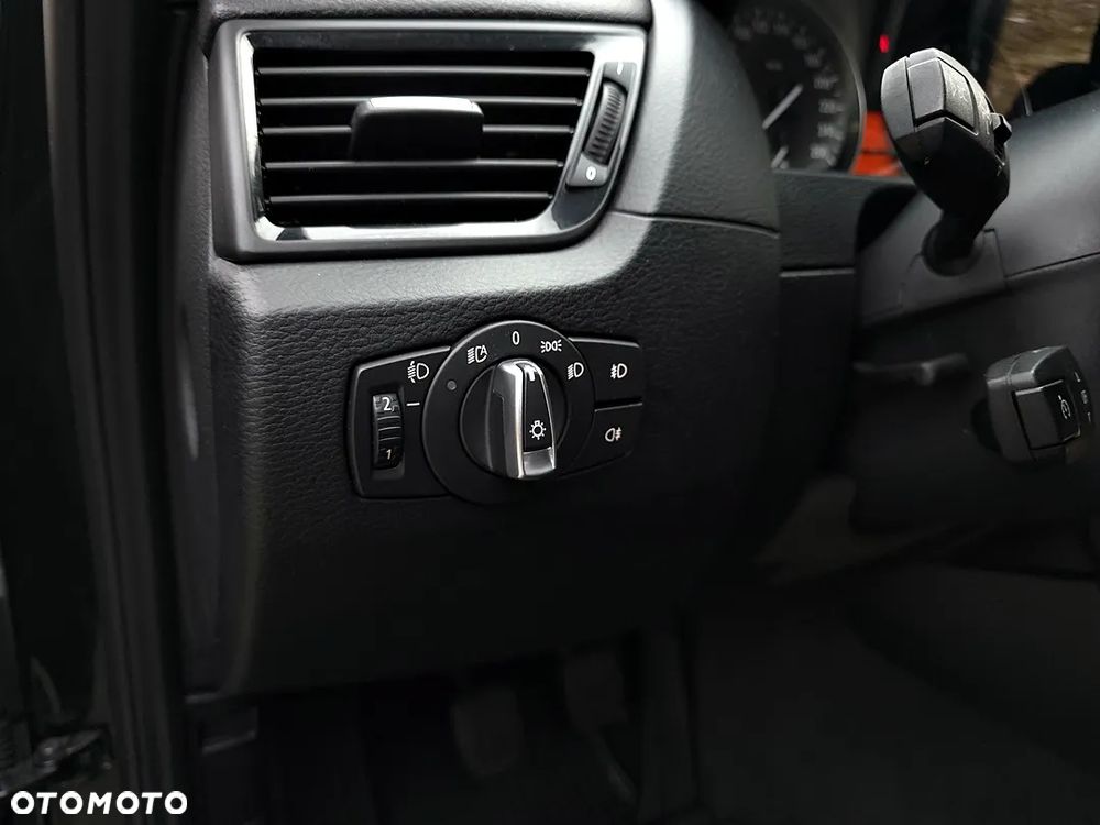 BMW X1 sDrive18i xLine - 36