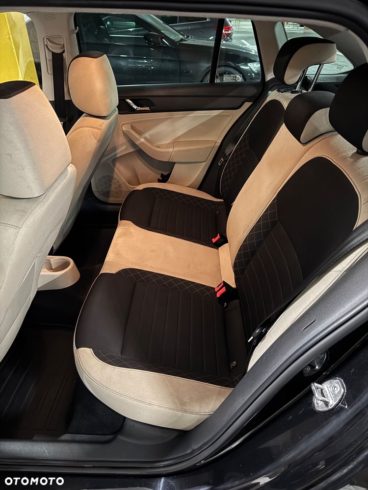 Skoda RAPID Spb 1.2 TSI Style - 9