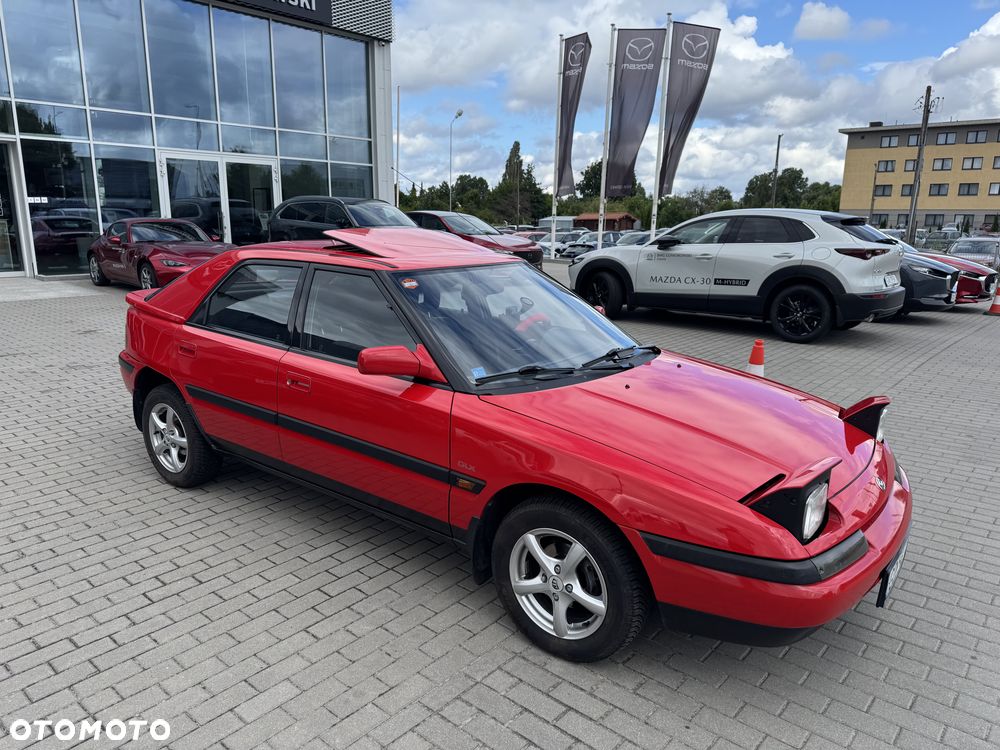 Mazda 323F - 1