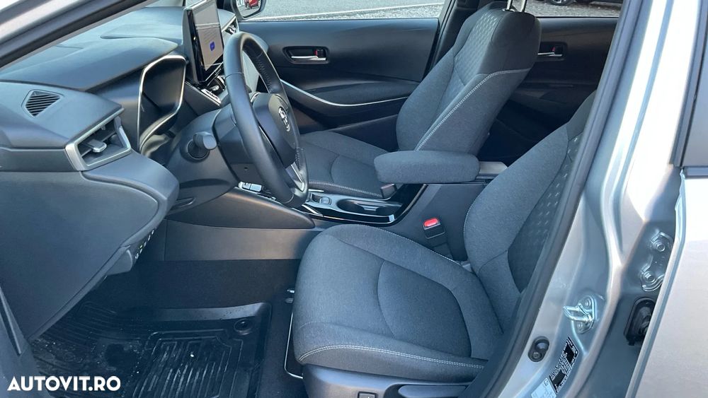 Toyota Corolla Sedan 1.8 HSD Dynamic - 13