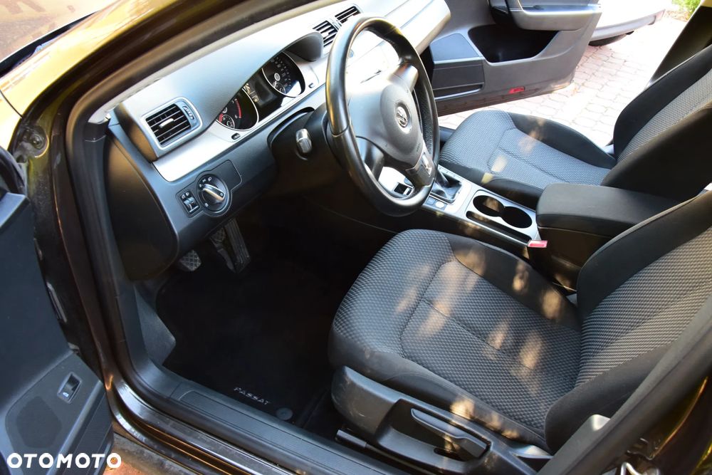 Volkswagen Passat 1.6 TDI Trendline - 5
