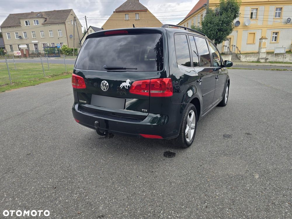 Volkswagen Touran - 24