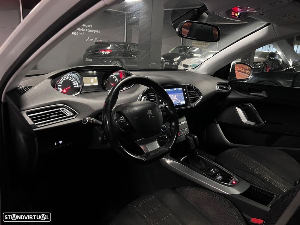 Peugeot 308 SW 1.2 PureTech Allure EAT6 - 11