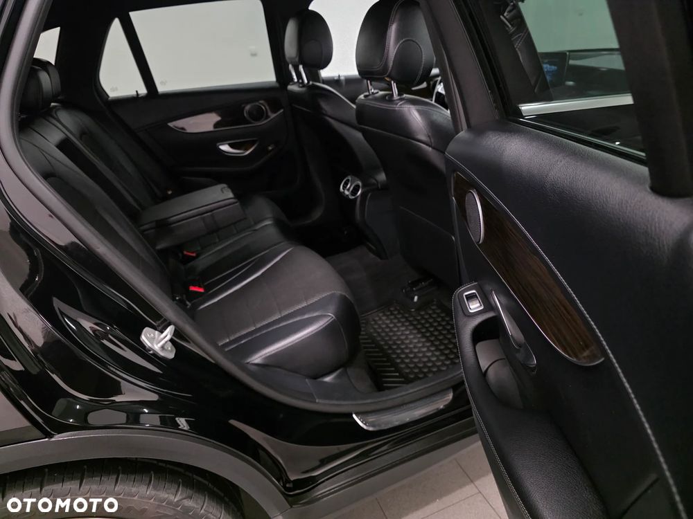 Mercedes-Benz GLC - 29