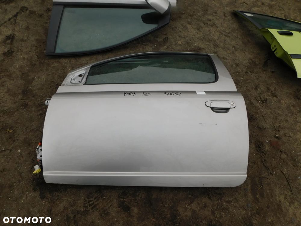 toyota yaris drzwi 3D nr 30632 WYSYŁKA - 1