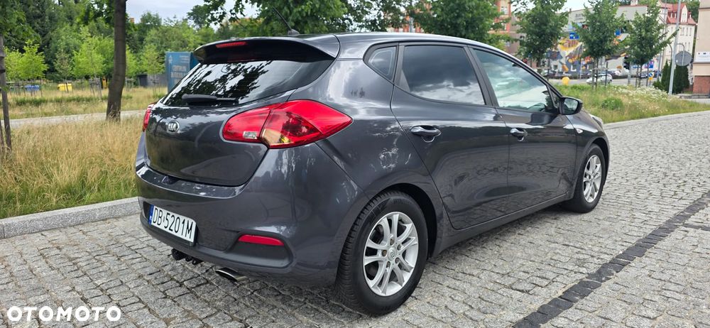 Kia Ceed - 4