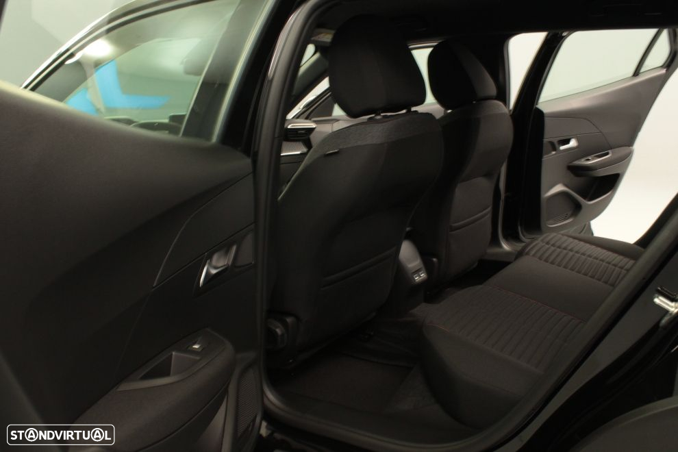 Peugeot e-2008 - 26