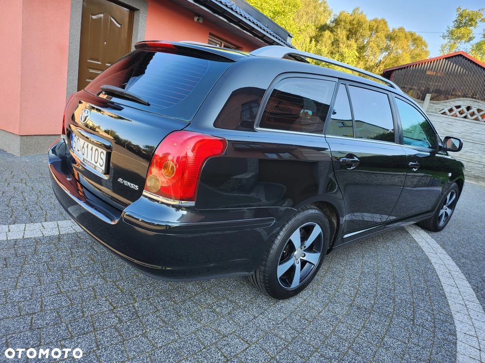 Toyota Avensis - 2