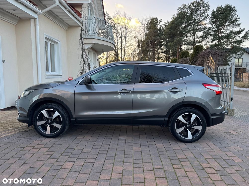 Nissan Qashqai - 2
