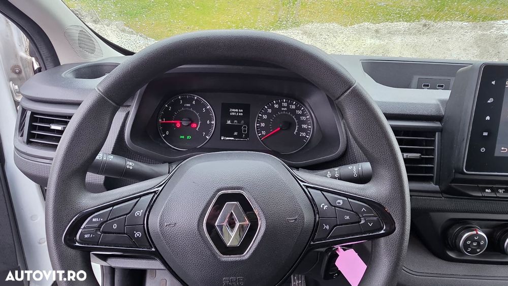 Renault Trafic - 16