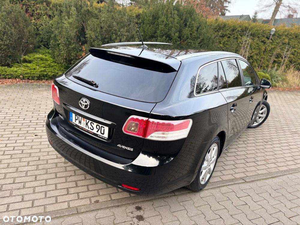 Toyota Avensis Touring Sports 1.8 Multidrive S Executive - 16