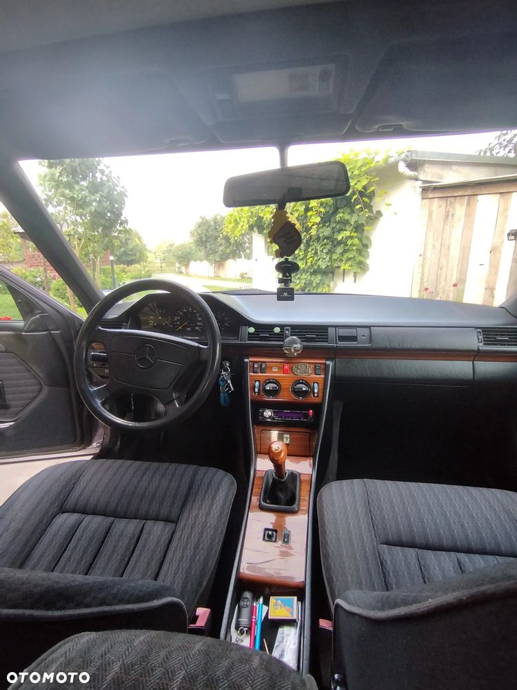 Mercedes-Benz W124 (1984-1993) - 6