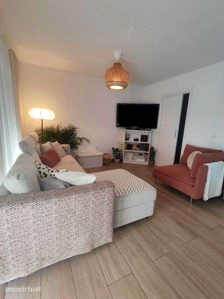 Moradia T2  72m2 com terreno 400m2 (Benfeitoria) - Grande imagem: 2/11