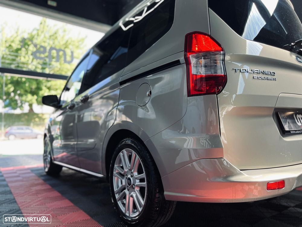 Ford Tourneo Courier 1.0 EcoBoost Titanium - 14