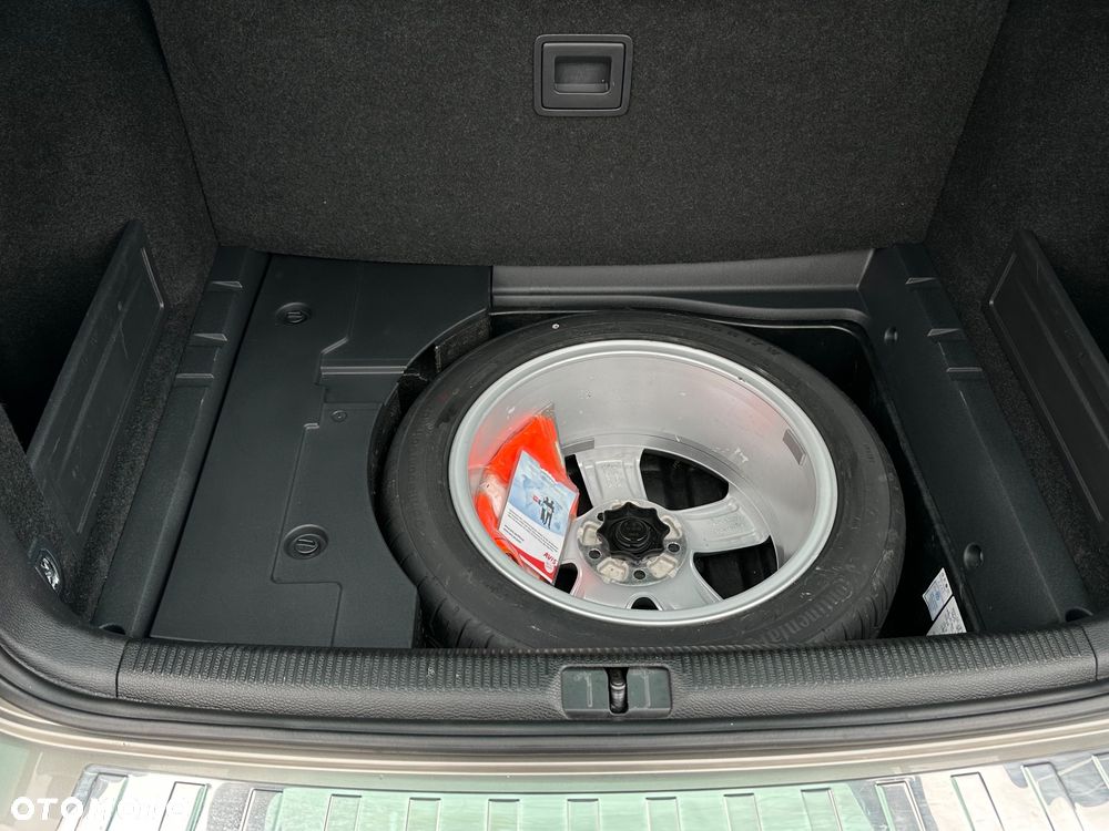 Volkswagen Passat Variant 2.0 TDI DSG BlueMotion Technology Business Edition - 25