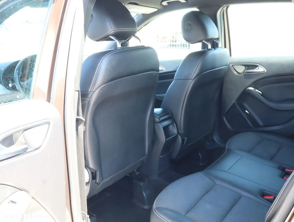 Mercedes-Benz Klasa B 180 7G-DCT UrbanStyle Edition - 11
