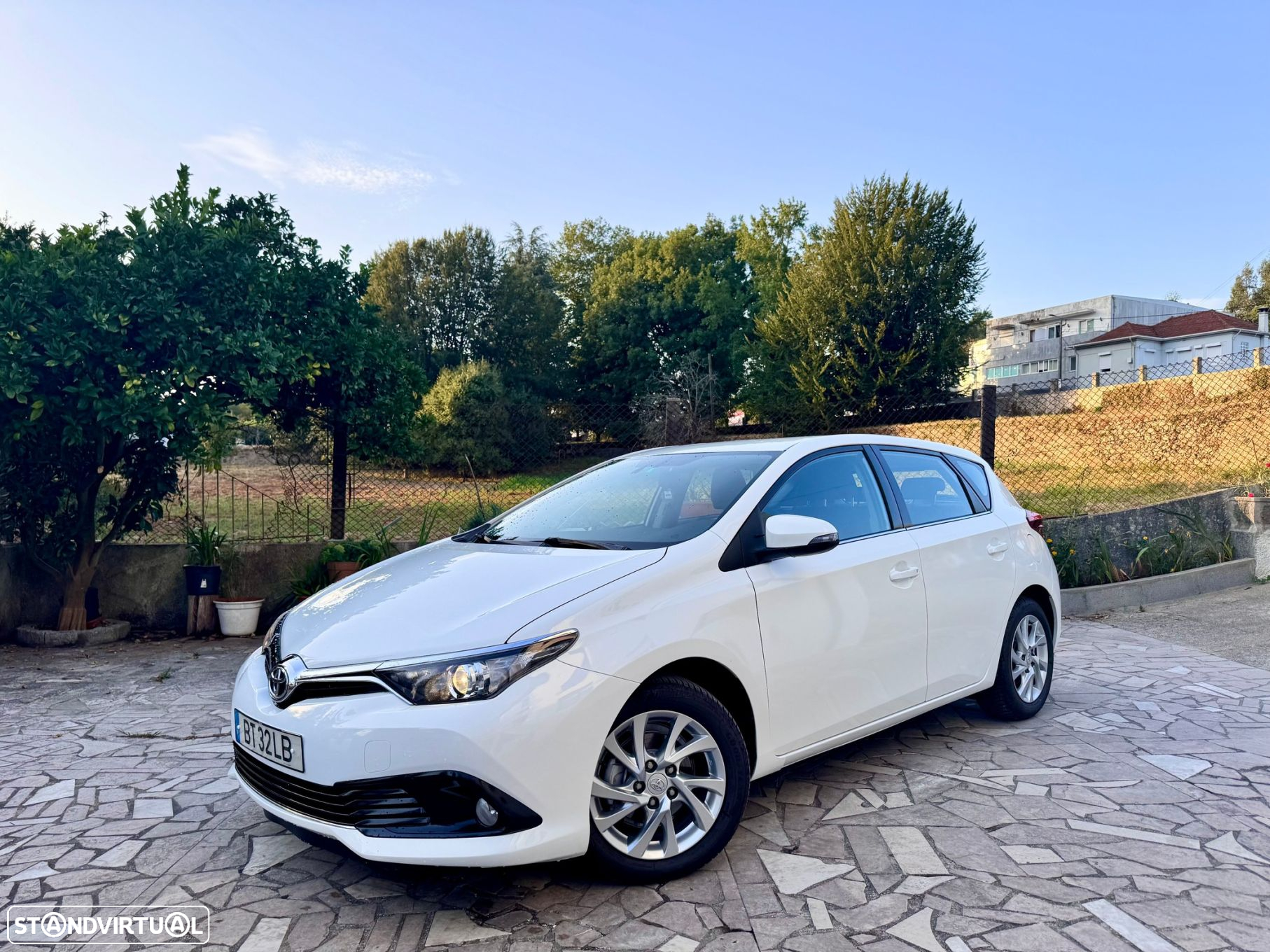 Toyota Auris 1.2T Exclusive - 3