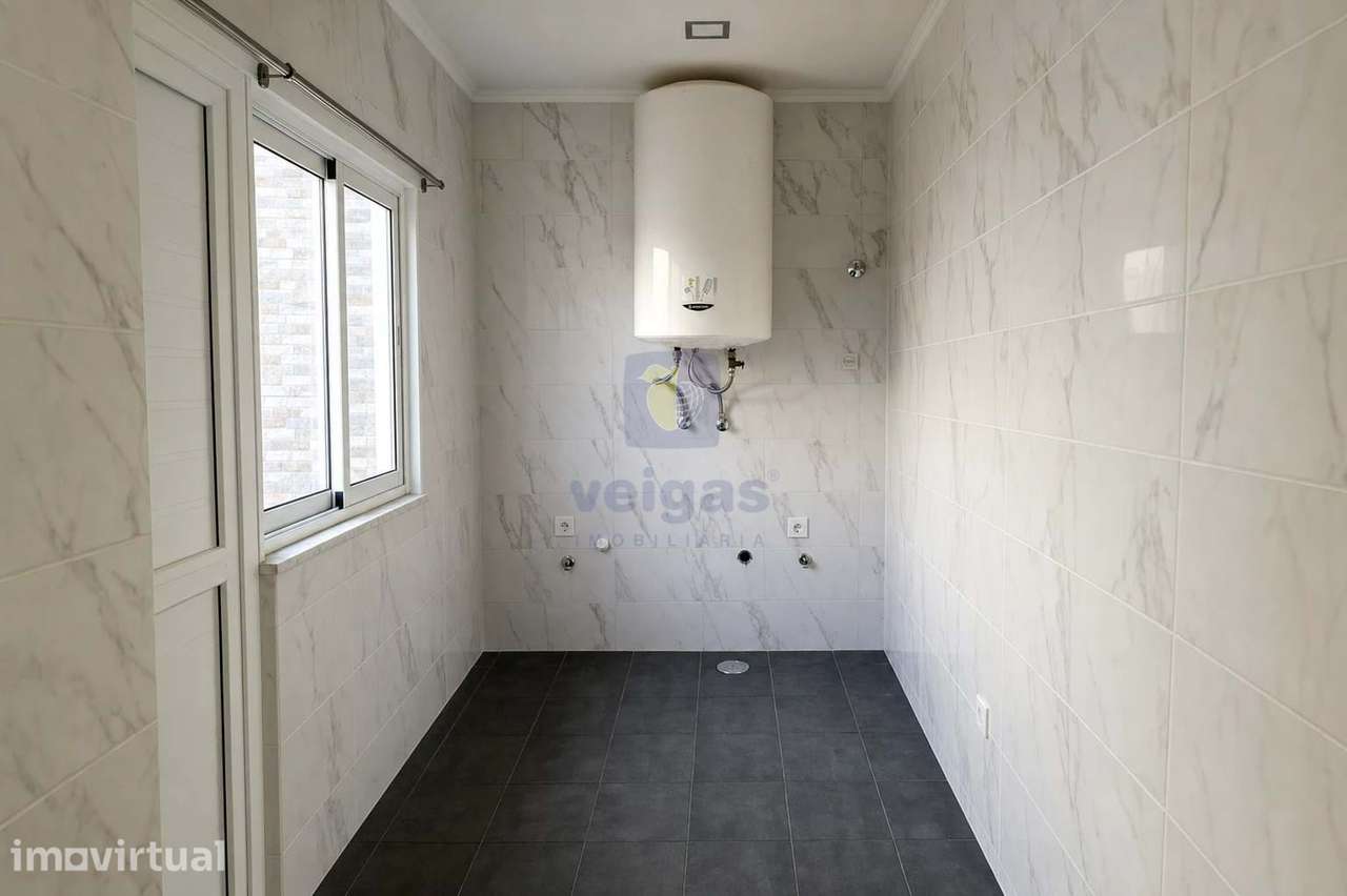T1+1 com Logradouro - Totalmente remodelado  | Baixa da Banheira - Grande imagem: 5/14