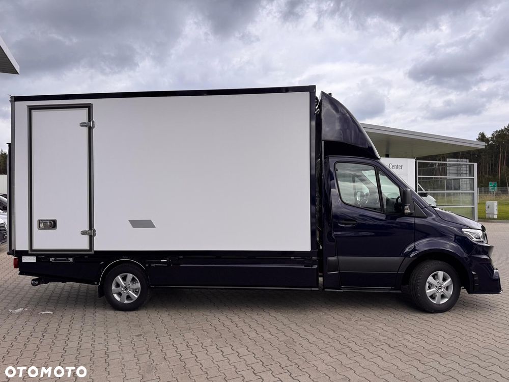 Mercedes-Benz Sprinter - 12