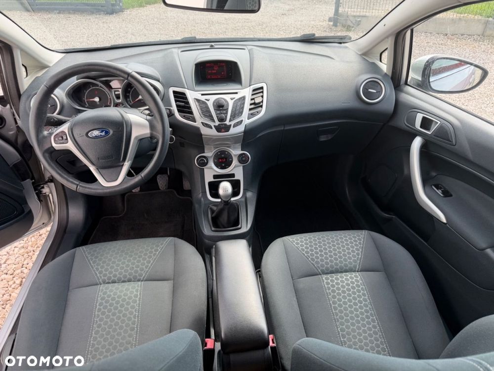 Ford Fiesta - 38