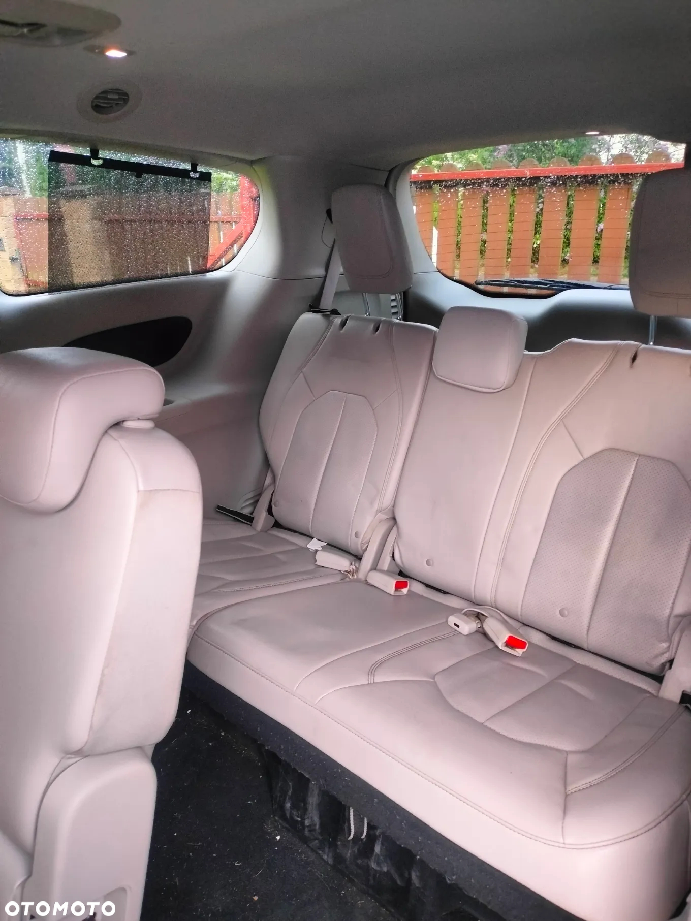 Chrysler Pacifica - 11