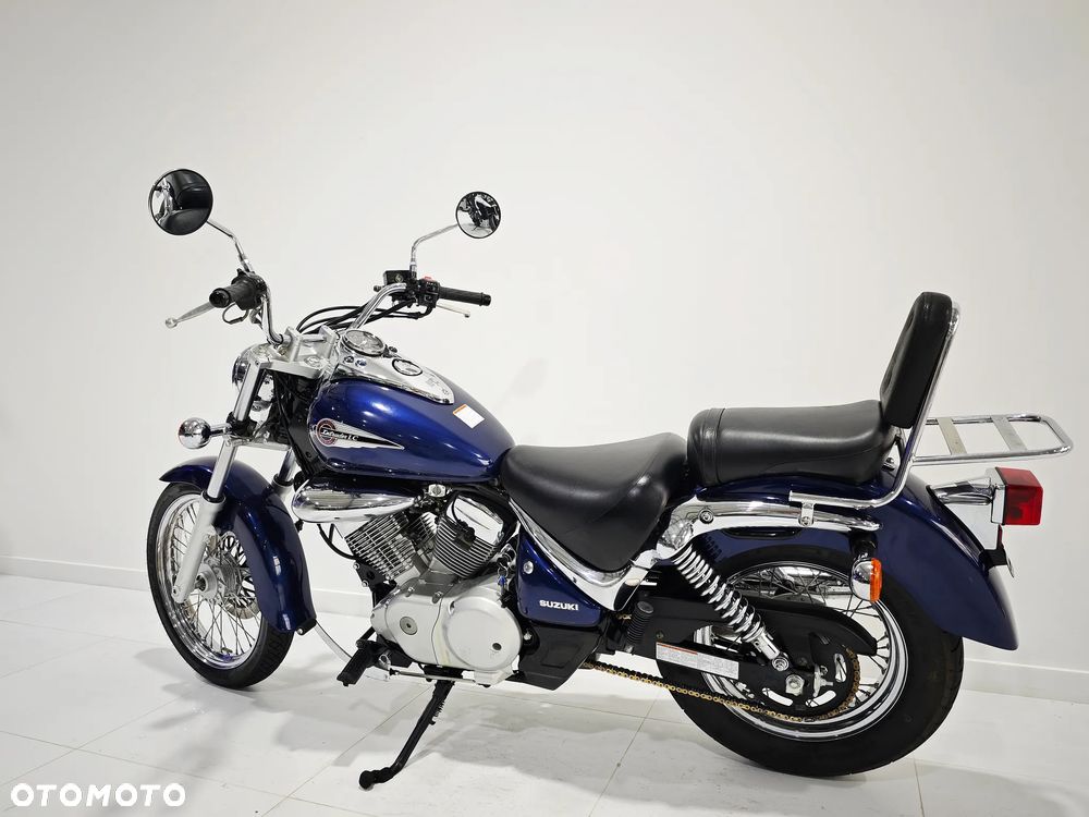 Suzuki Intruder - 13