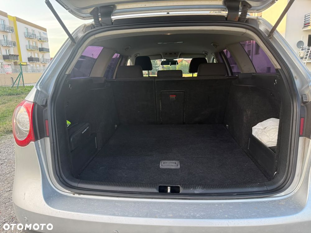 Volkswagen Passat 2.0 TDI Comfortline - 13