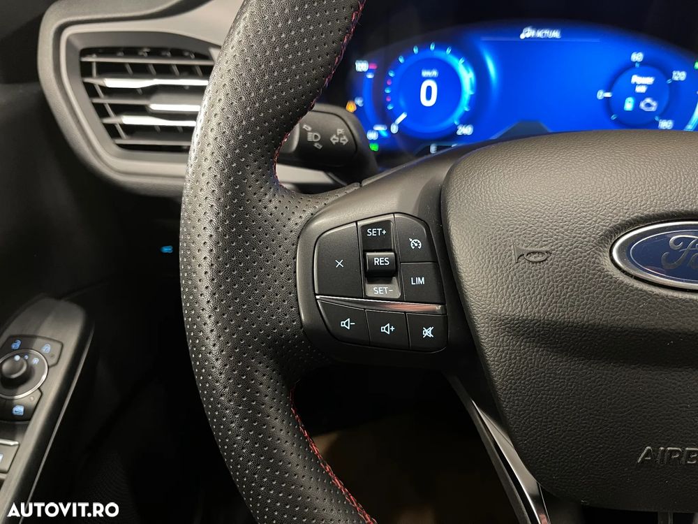 Ford Kuga 2.5 Duratec FHEV 4x4 ST-LINE X - 24