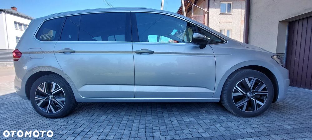 Volkswagen Touran 2.0 TDI BMT Highline - 9