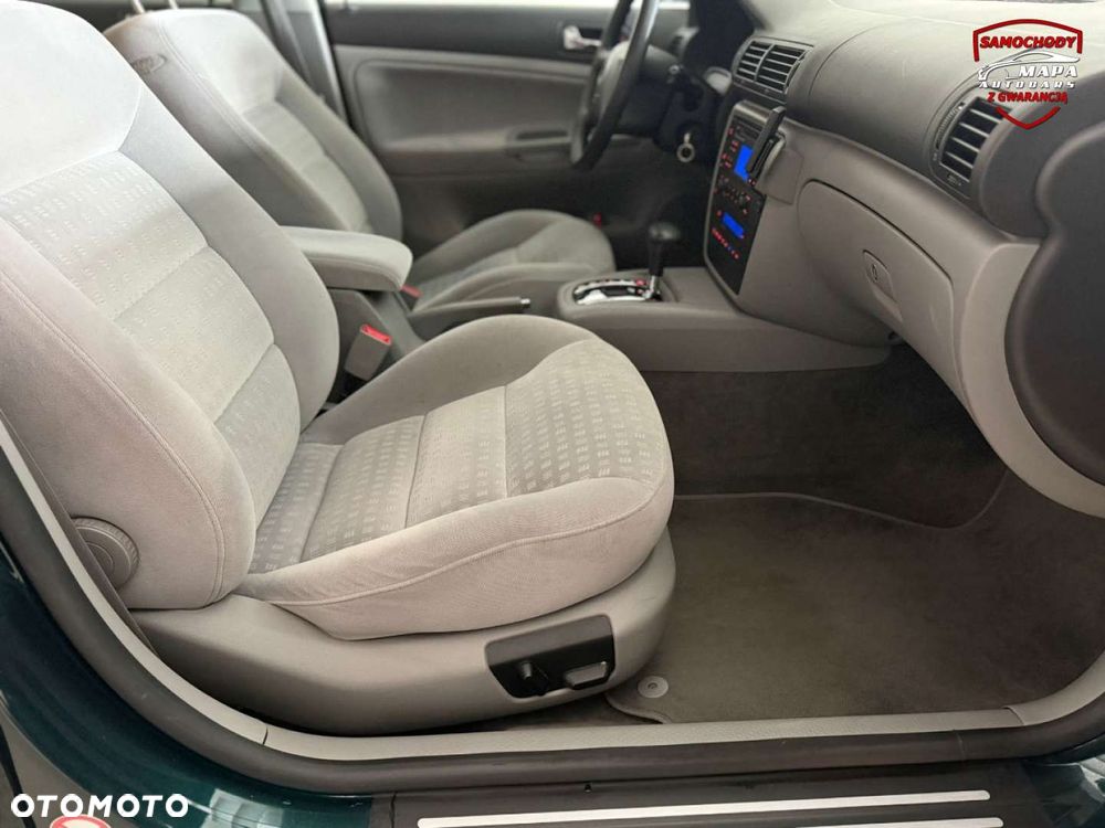 Volkswagen Passat - 36