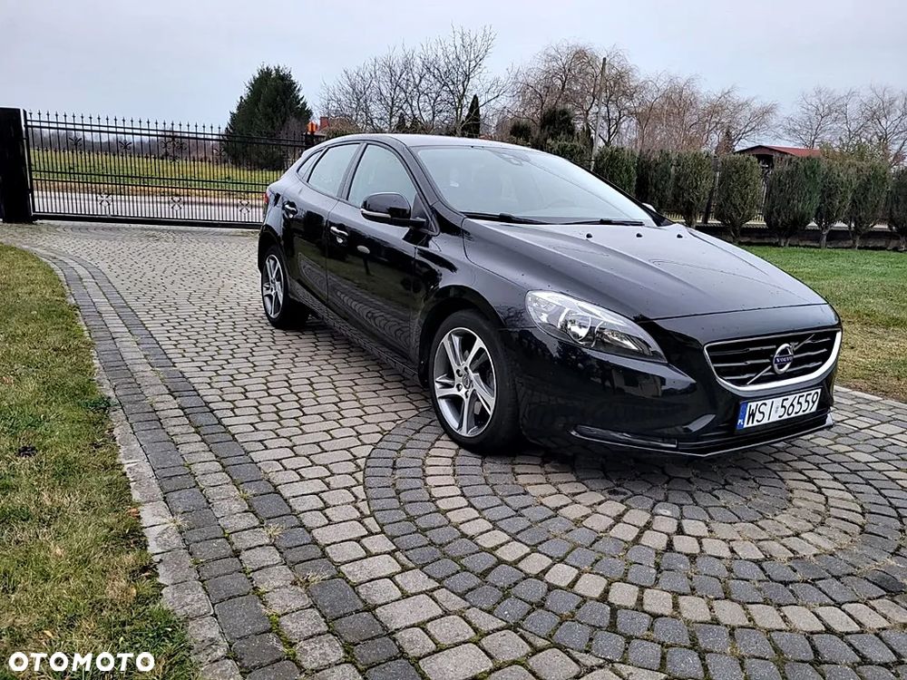 Volvo V40 T2 Momentum - 2