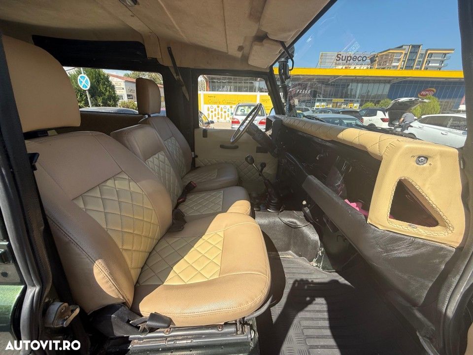 Land Rover Defender - 18