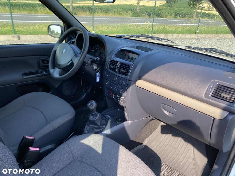 Renault Clio - 6