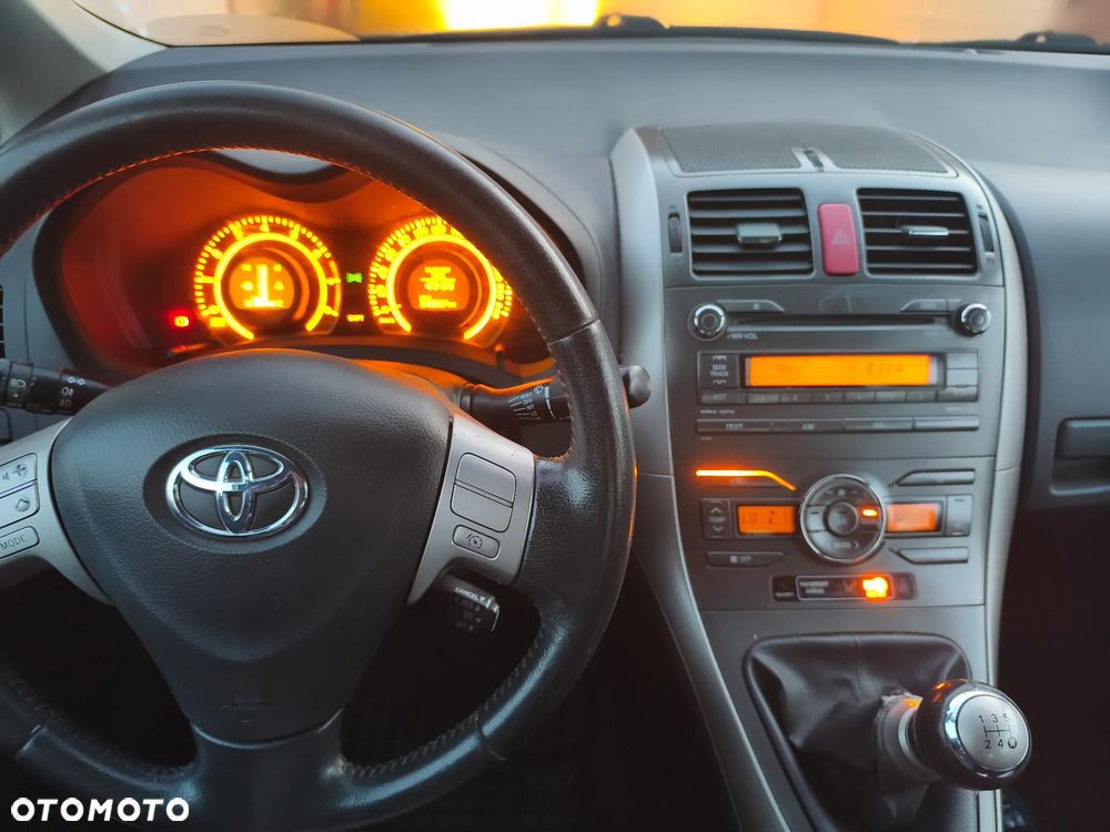 Toyota Auris - 10